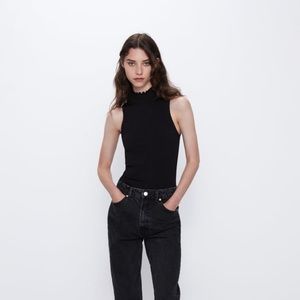 Scalloped Sleeveless Top ( Black/S )